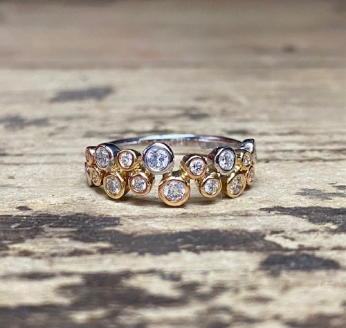 Diamond scatter ring 18ct gold