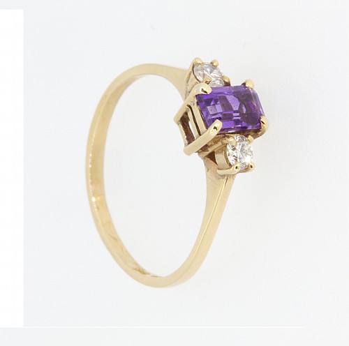 Amethyst & Diamond 9ct gold ring