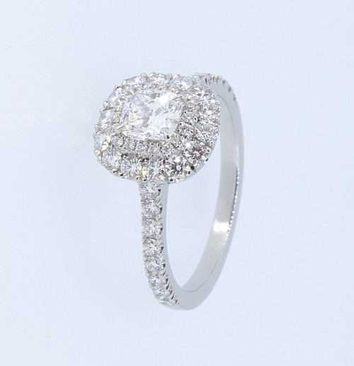 Diamond cluster platinum ring