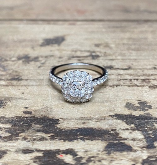 Diamond cluster platinum ring