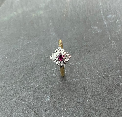 18ct Ruby & Diamond Ring