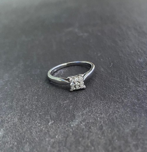 18ct Diamond Cluster Ring