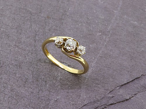 18ct 3 Stone Diamond Ring