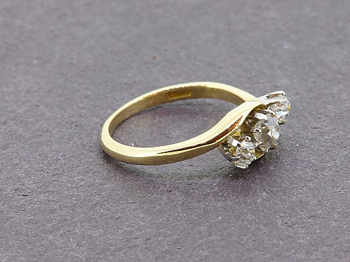 18ct 3 Stone Diamond Ring