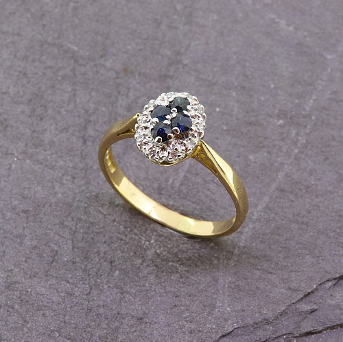 18ct Sapphire & Diamond Ring