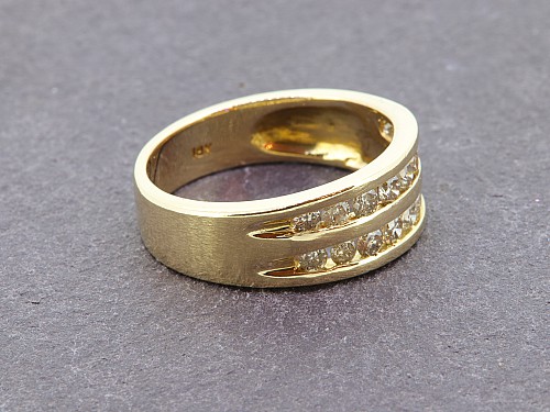 18ct Diamond Ring