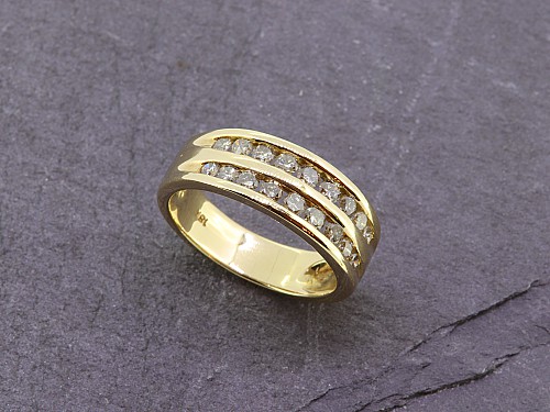 18ct Diamond Ring