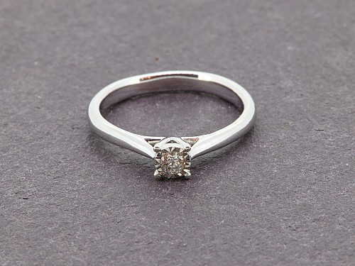 9ct Diamond Ring