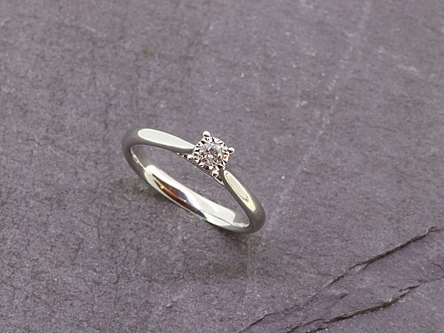 9ct Diamond Ring