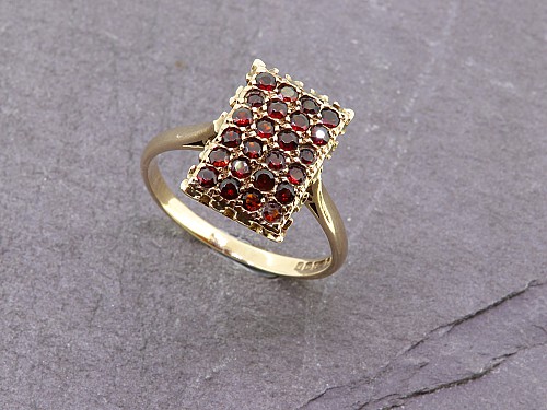 9ct Garnet Cluster Ring