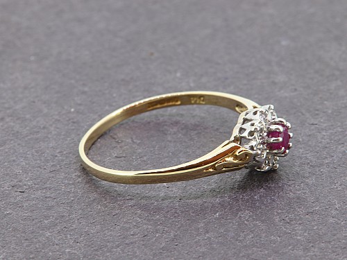 9ct Ruby & Diamond Ring