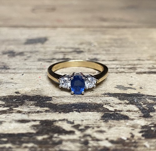 Sapphire & Diamond 18ct Ring