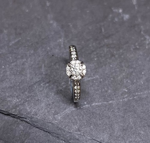 Diamond cluster ring